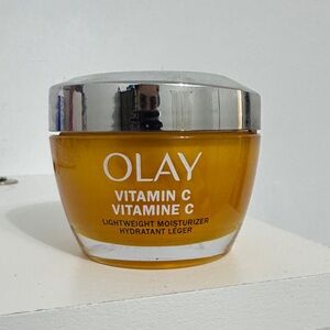 OLAY Vitamin C Moisturizer - Silver and Orange Jar